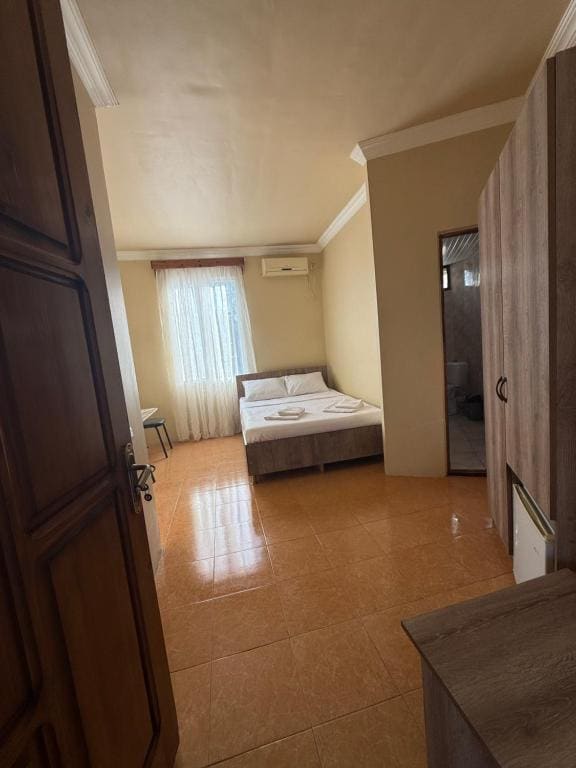 Double Room with Private Bathroom room - Image 1