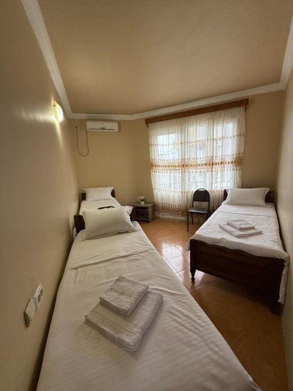 Triple Room with Private Bathroom room - Image 3