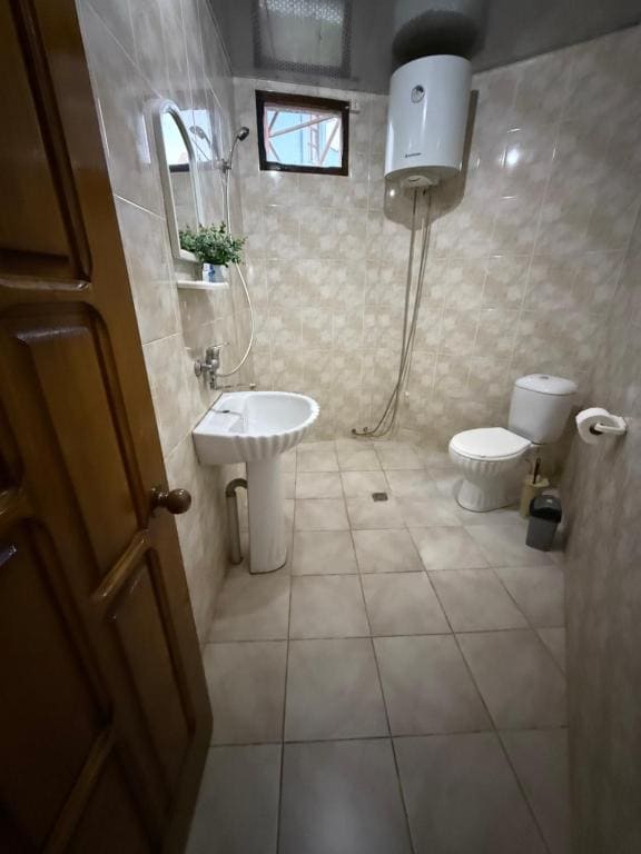 Triple Room with Private Bathroom room - Image 2