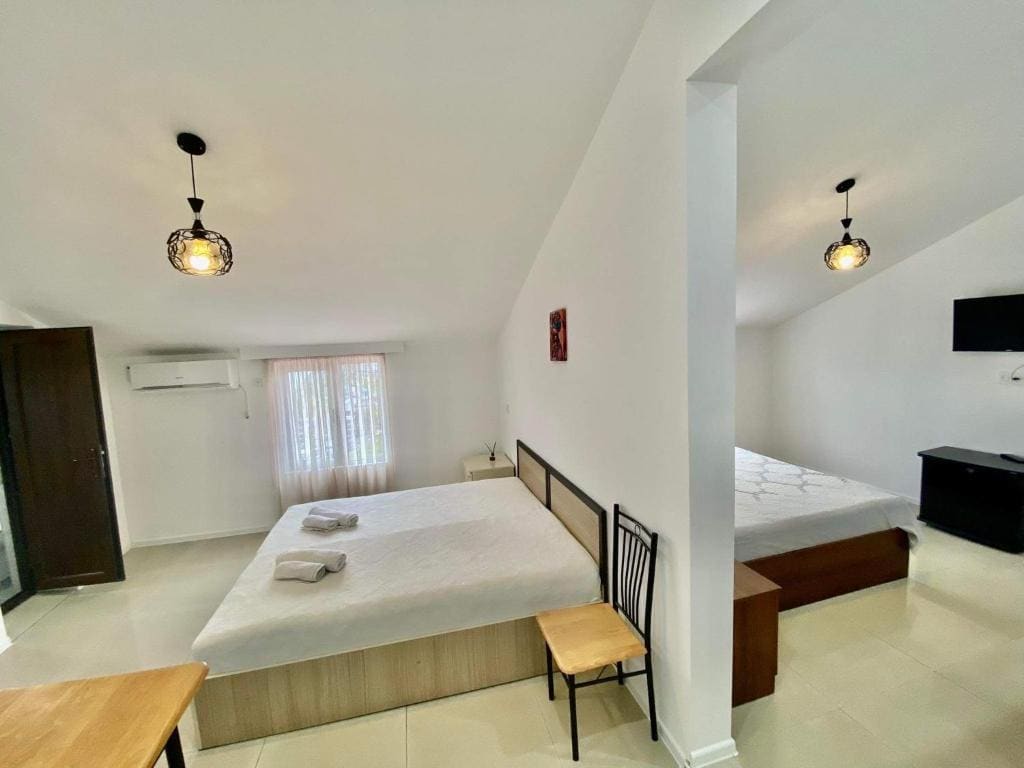 Standard Quadruple Room room - Image 3