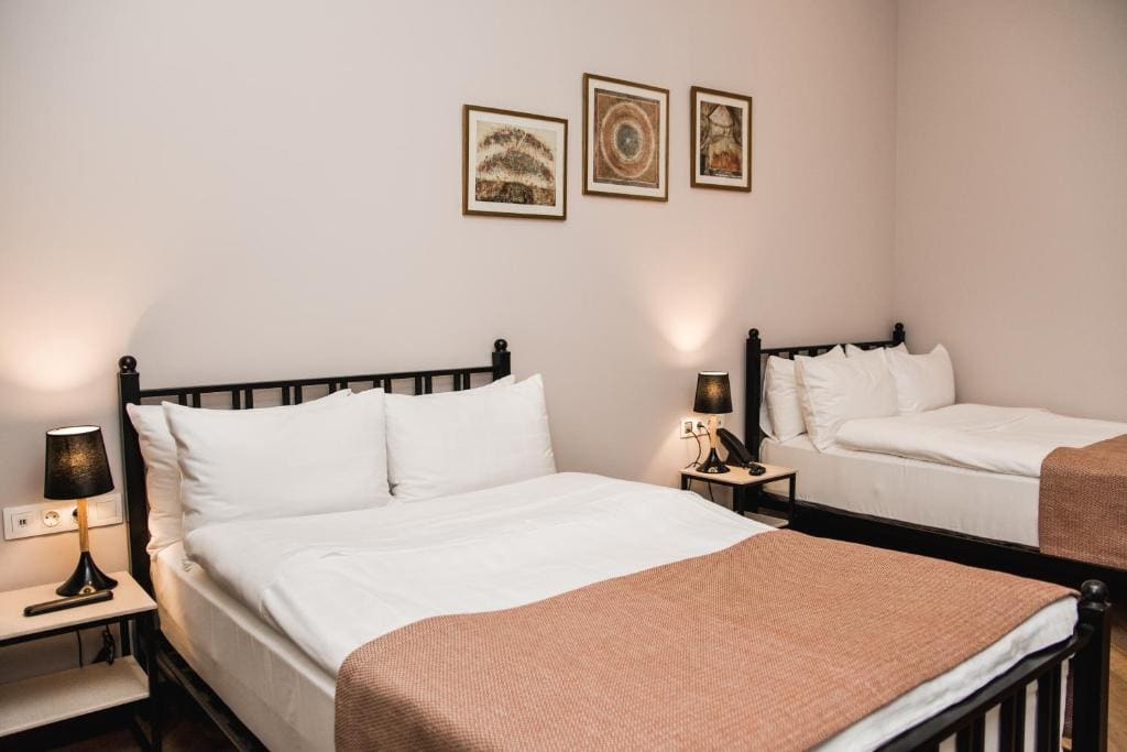 Standard Triple Room room - Image 1