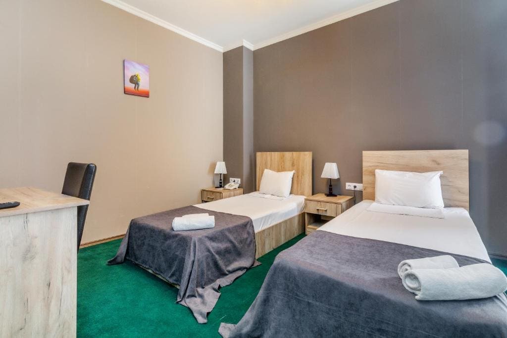 Comfort Triple Room room - Image 2