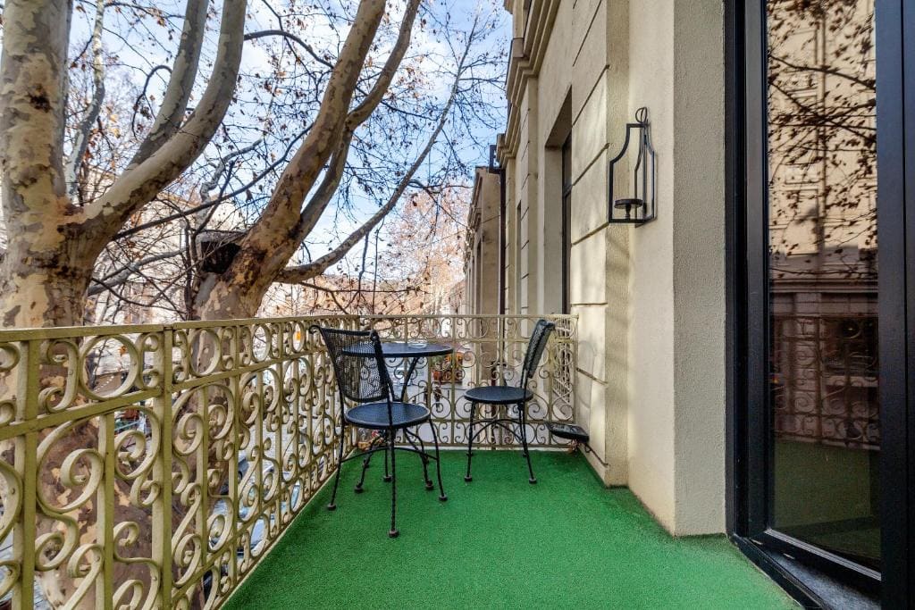 Deluxe Double Room with Balcony room - Image 2