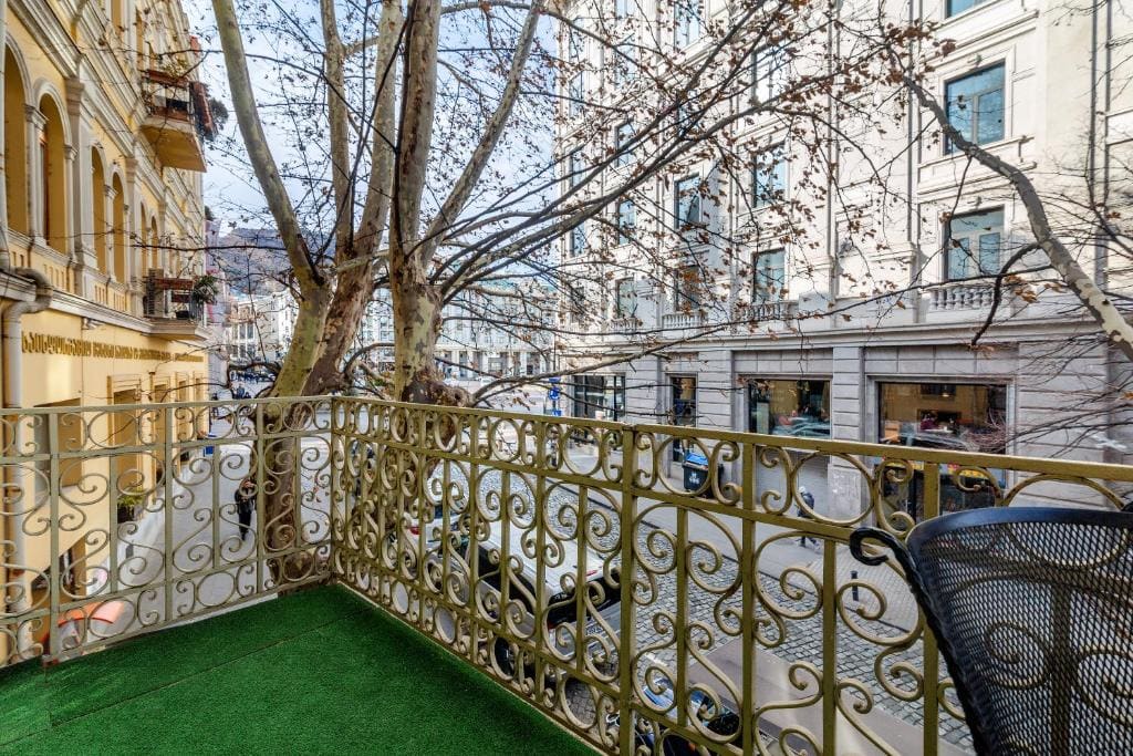 Deluxe Double Room with Balcony room - Image 1