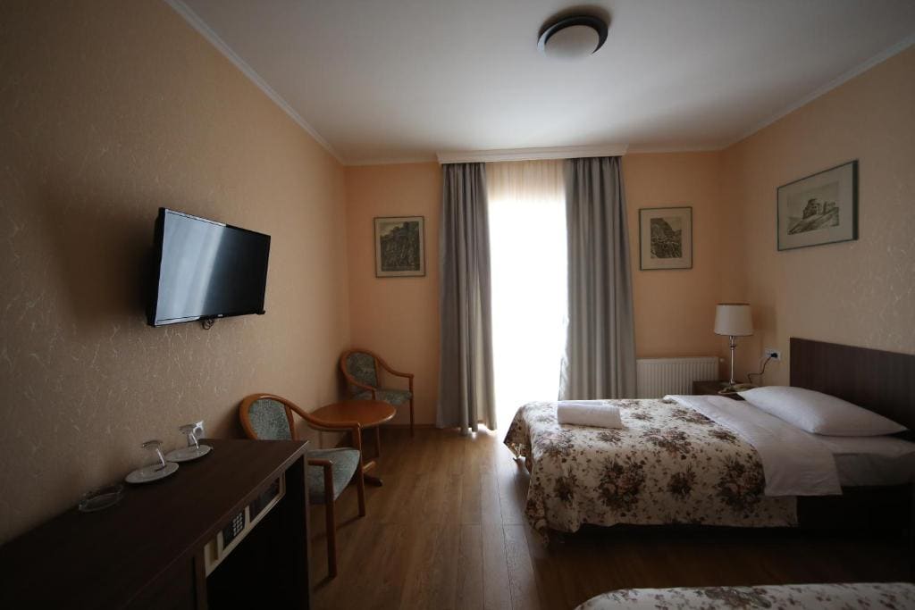 Comfort Double or Twin Room room - Image 2