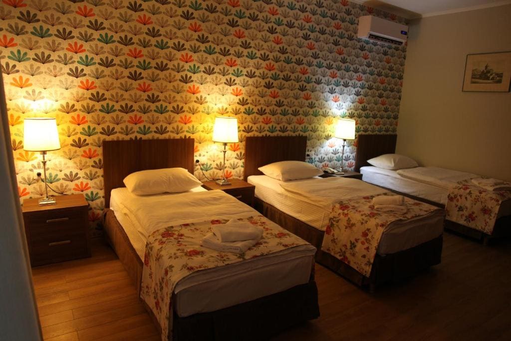Standard Family Room room - Image 1