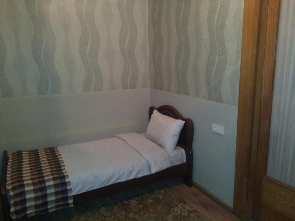 Family Room room - Image 3