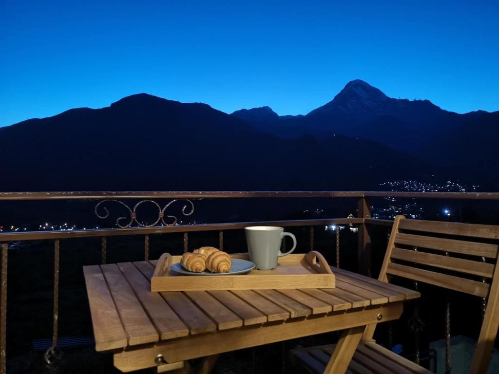 Quadruple Room with Mountain View room - Image 3