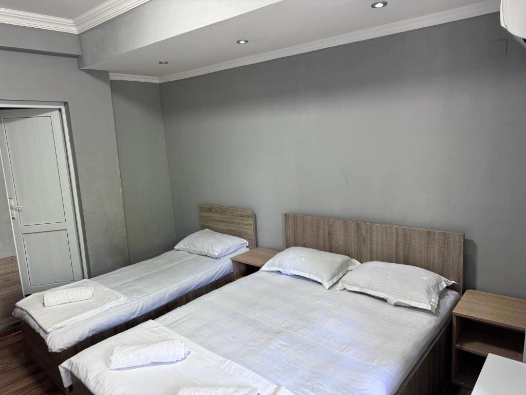 Budget Triple Room room - Image 1