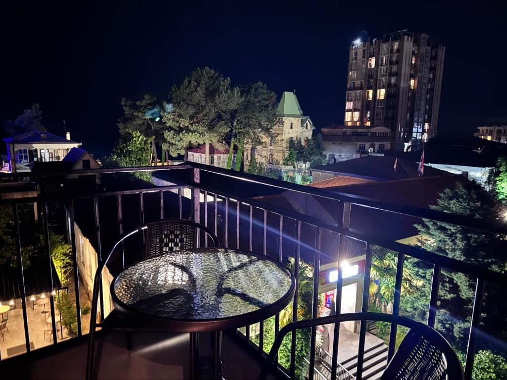 Double Room with Balcony room - Image 2