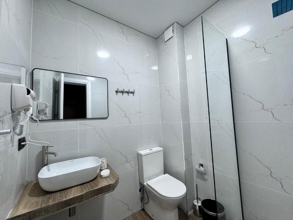 Triple Room with Balcony room - Image 2