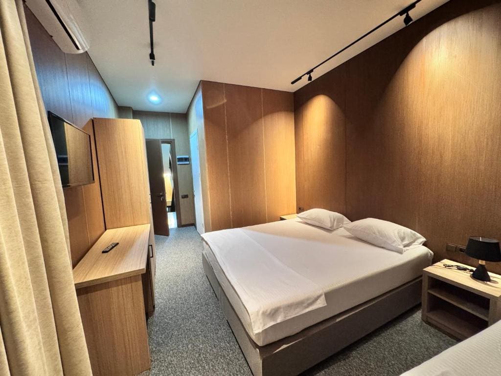 Triple Room with Shower room - Image 3