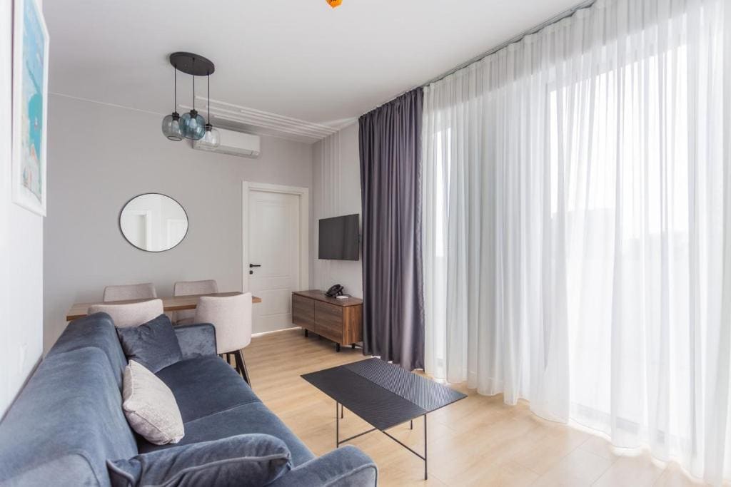 Penthouse Apartment room - Image 1