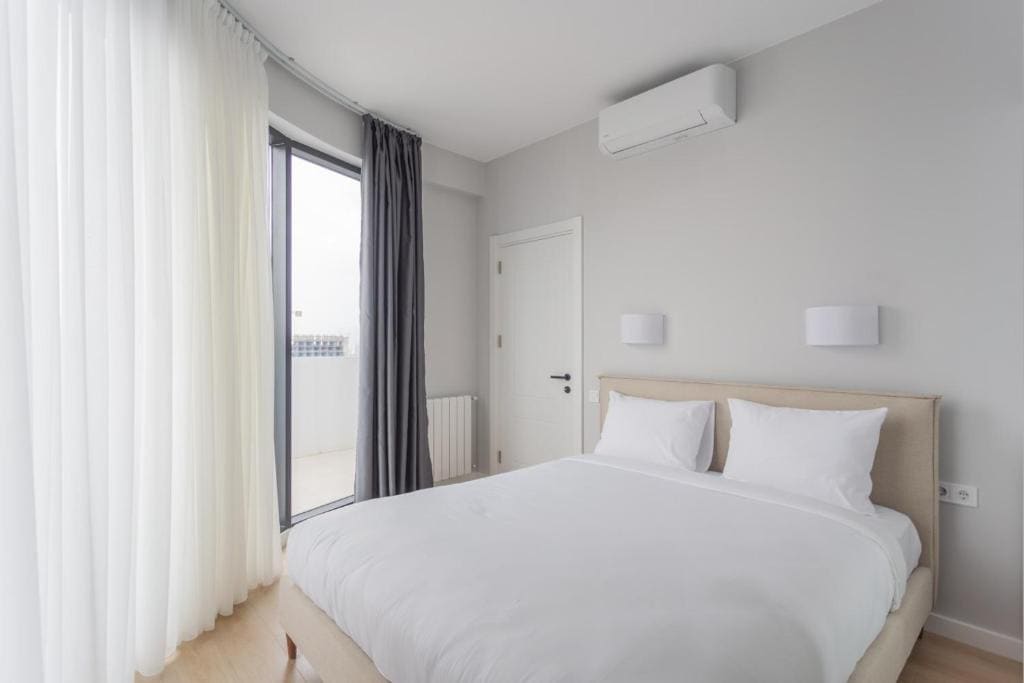 Penthouse Apartment room - Image 2
