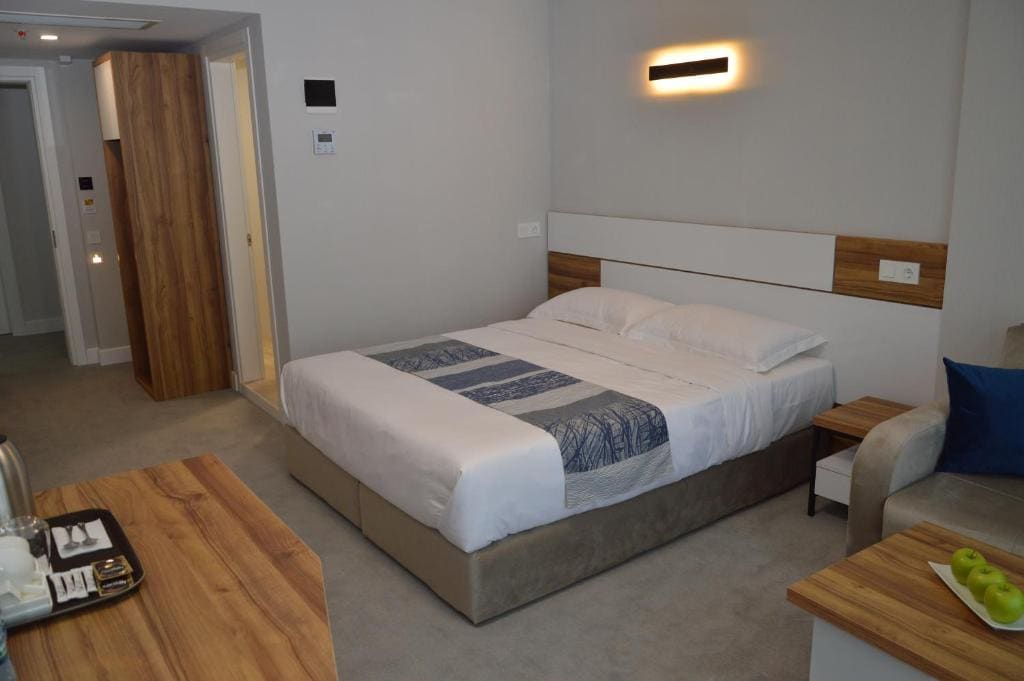 Double Room with Terrace room - Image 3