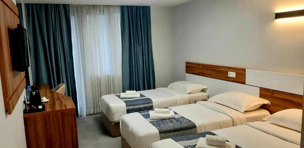 Triple Room with Balcony room - Image 1