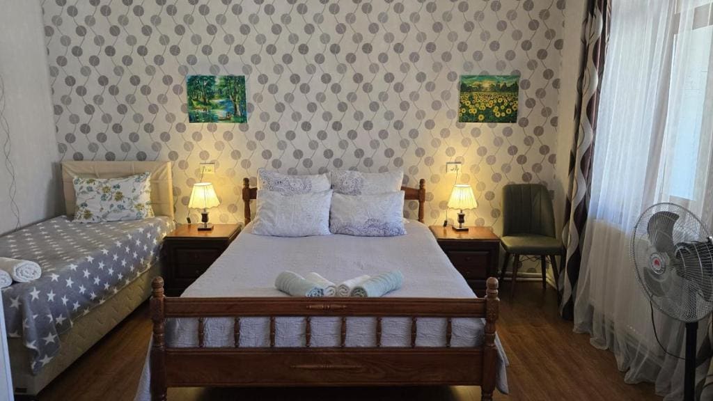 Large Double Room room - Image 1