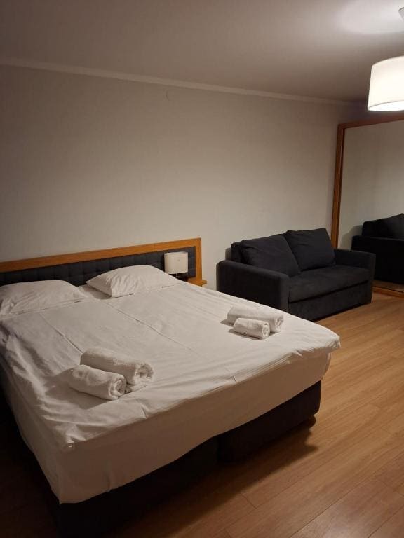 Deluxe Family Room room - Image 3