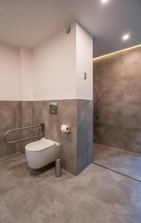 Deluxe Room room - Image 2