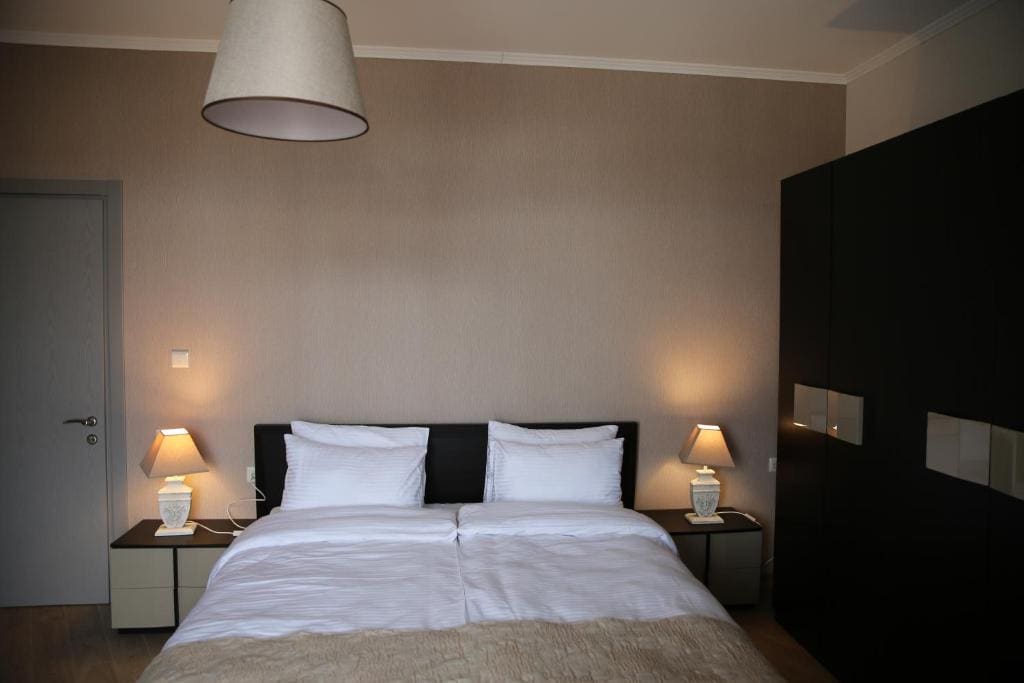 Deluxe Double Room with Balcony room - Image 2