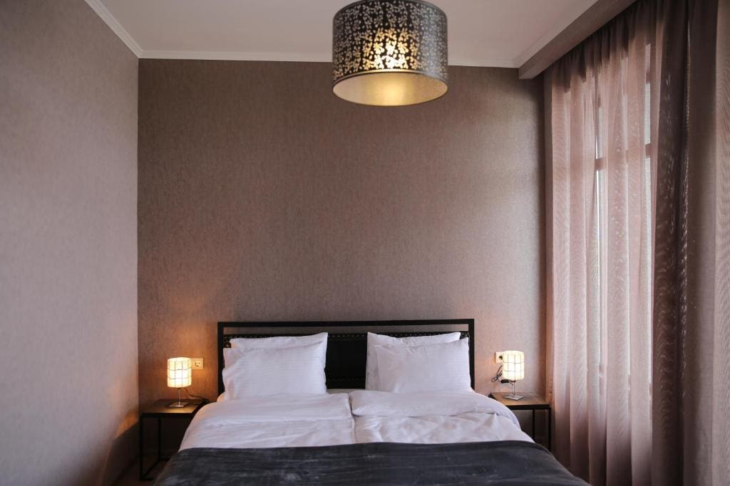 Double Room with Balcony room - Image 2