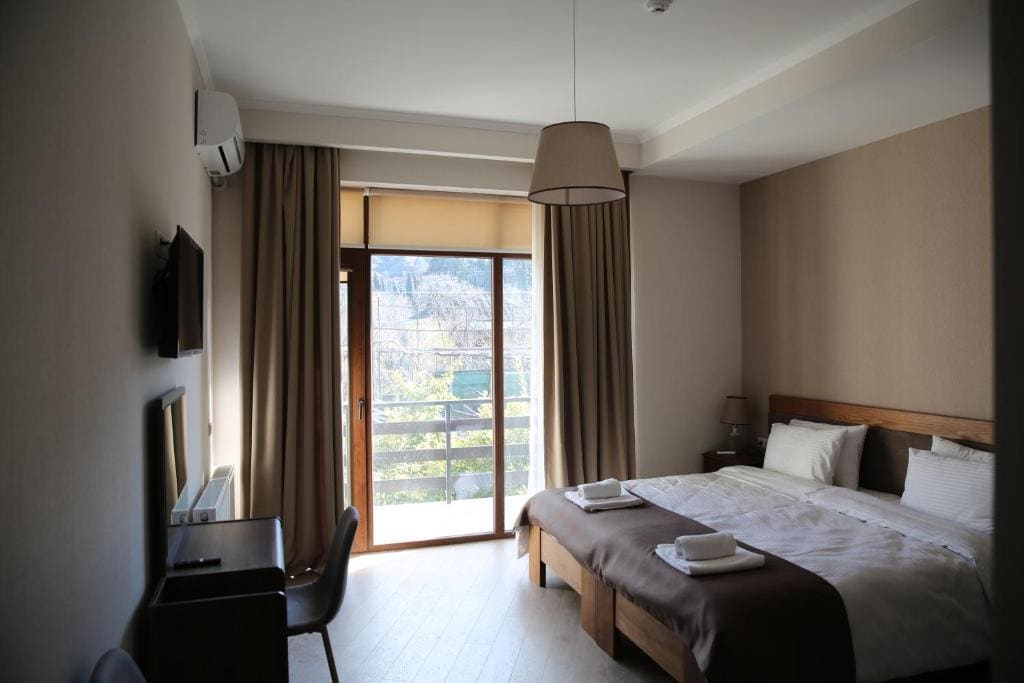 Double or Twin Room with Balcony room - Image 2