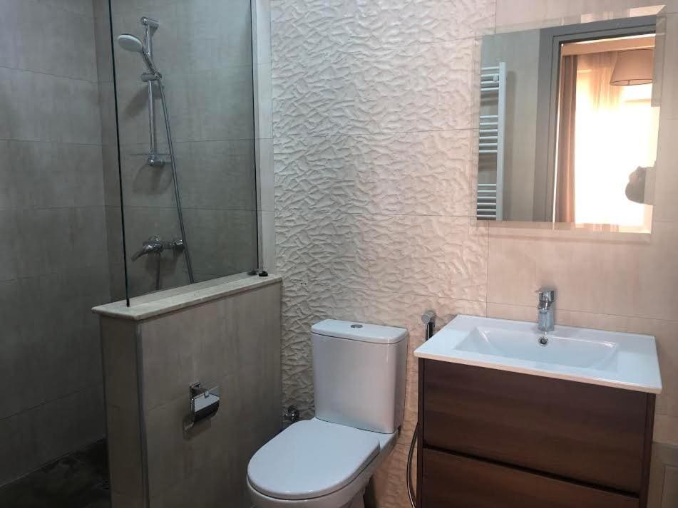 Large Single Room room - Image 1