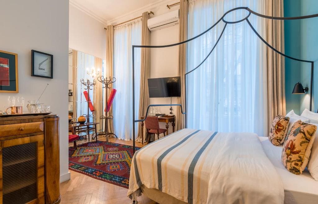Luxury Suite with Balcony room - Image 2