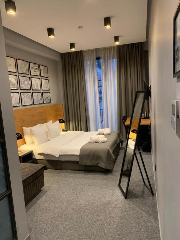 Economy Triple Room room - Image 1