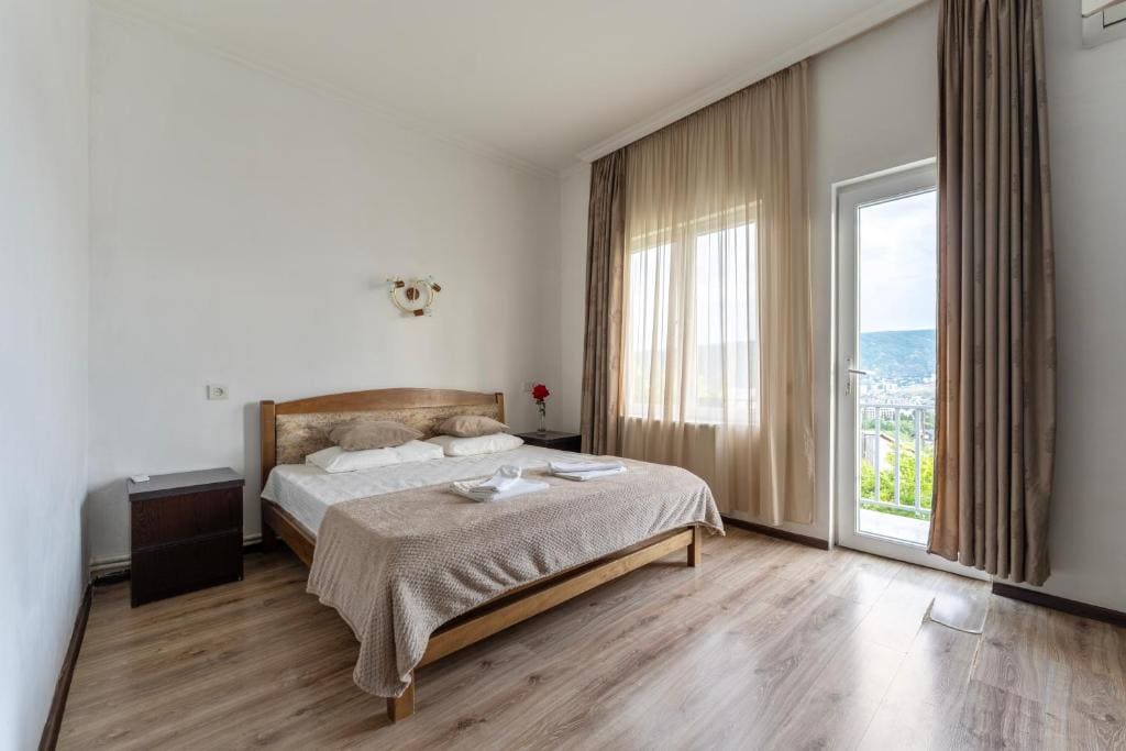 Deluxe Double Room with Balcony room - Image 1