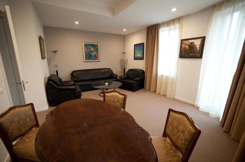 Suite room - Image 1