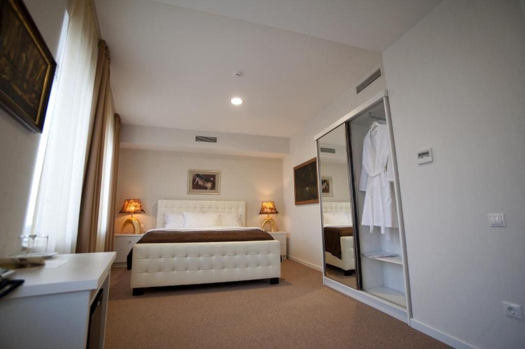 Suite room - Image 2
