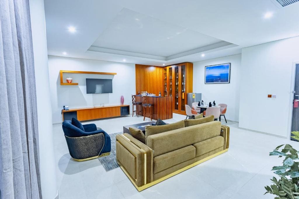 Ebony Suite room - Image 3