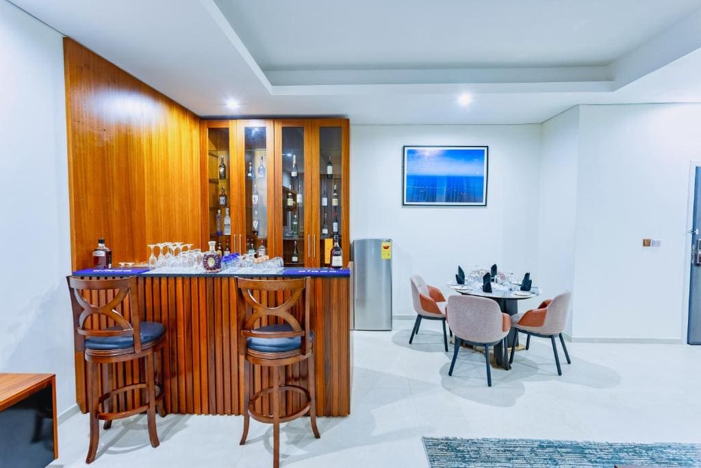 Ebony Suite room - Image 2
