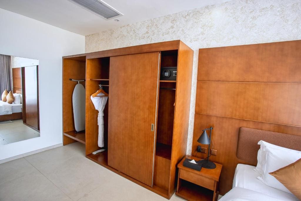 Ebony Suite room - Image 1