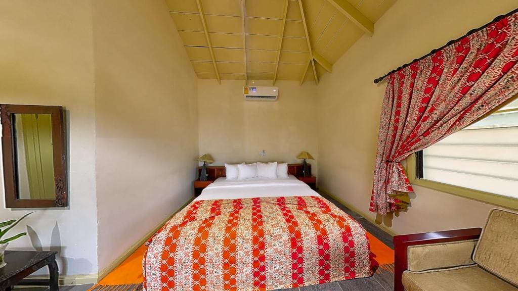 Deluxe Double Room with Sea View room - Image 2