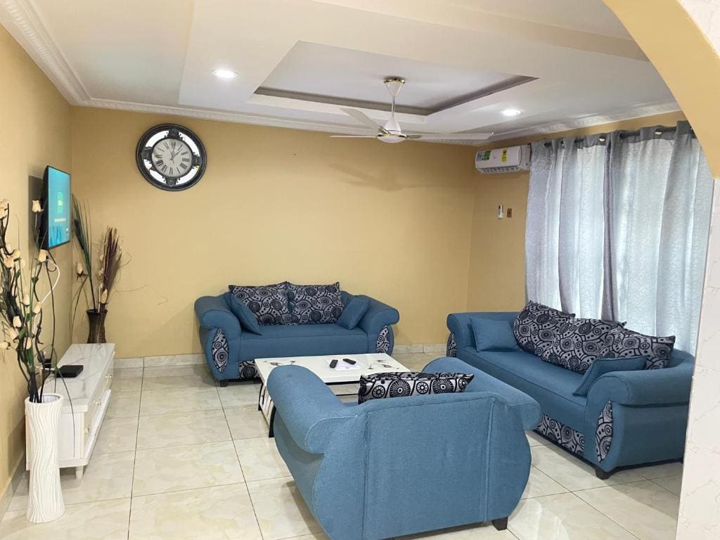 One-Bedroom Suite room - Image 2