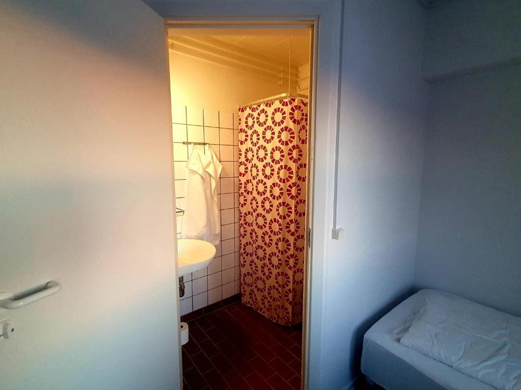 Standard Twin Room room - Image 2