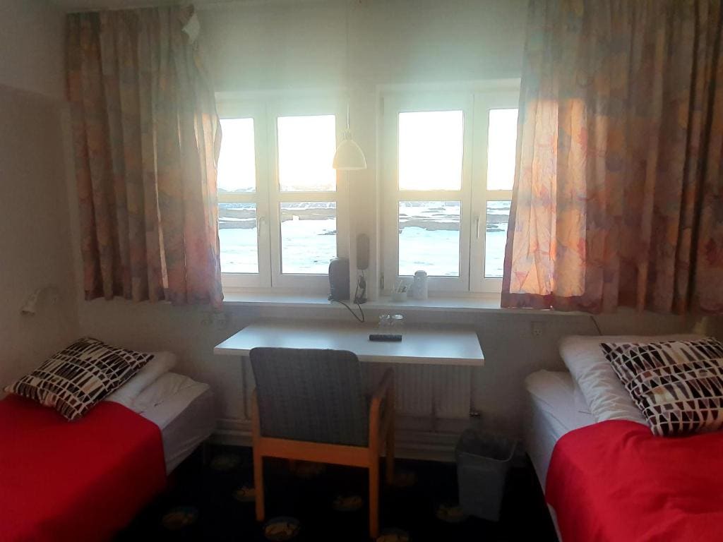 Standard Twin Room room - Image 1
