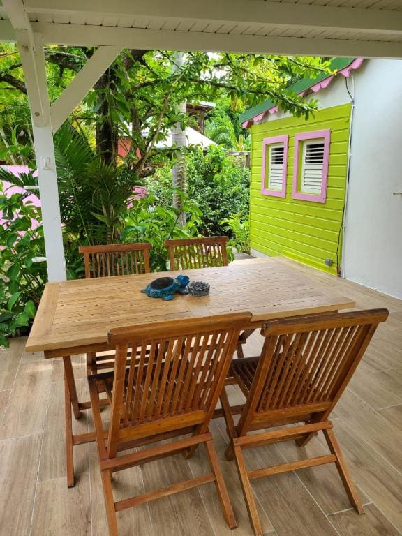 One-Bedroom Bungalow room - Image 2