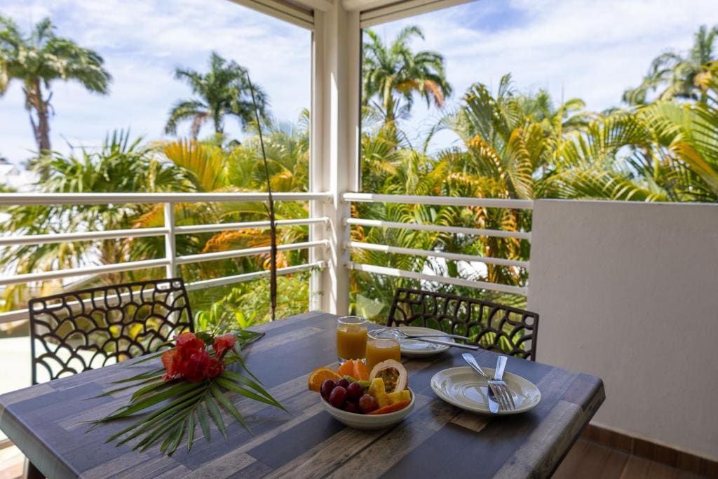 King Suite with Balcony room - Image 3