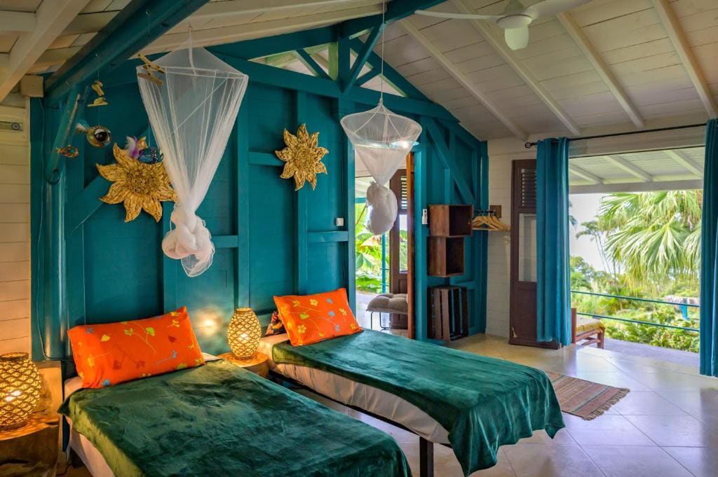 Deluxe Triple Room with Sea View room - Image 2