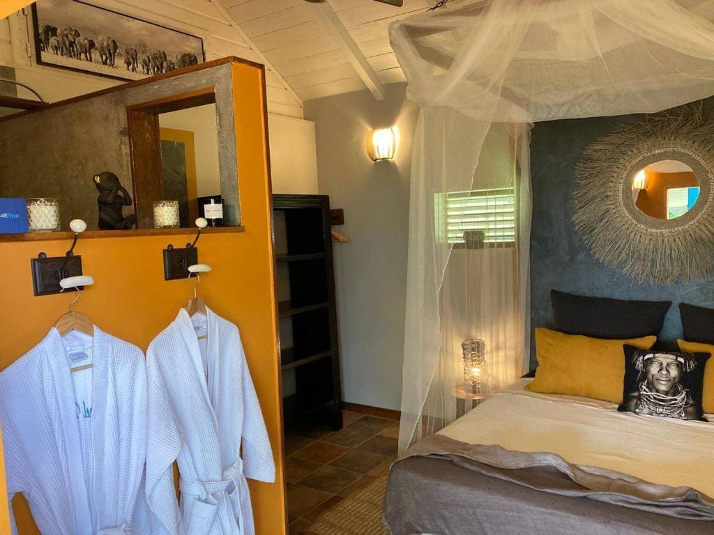 Double Room with Sea View room - Image 3