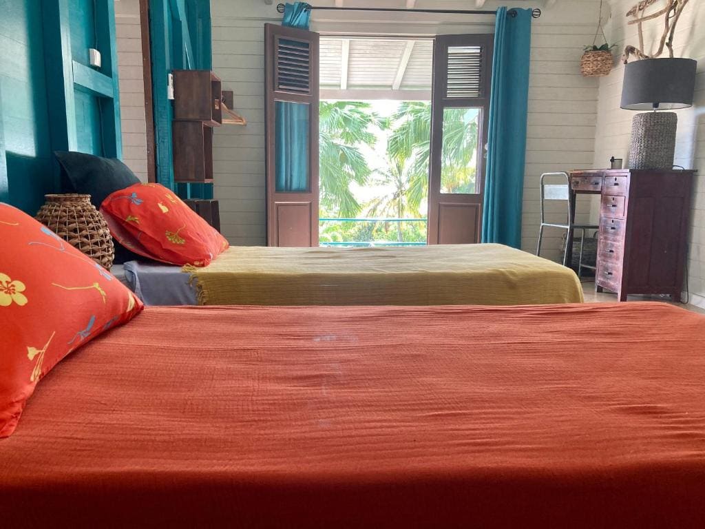 Bungalow with Patio room - Image 3