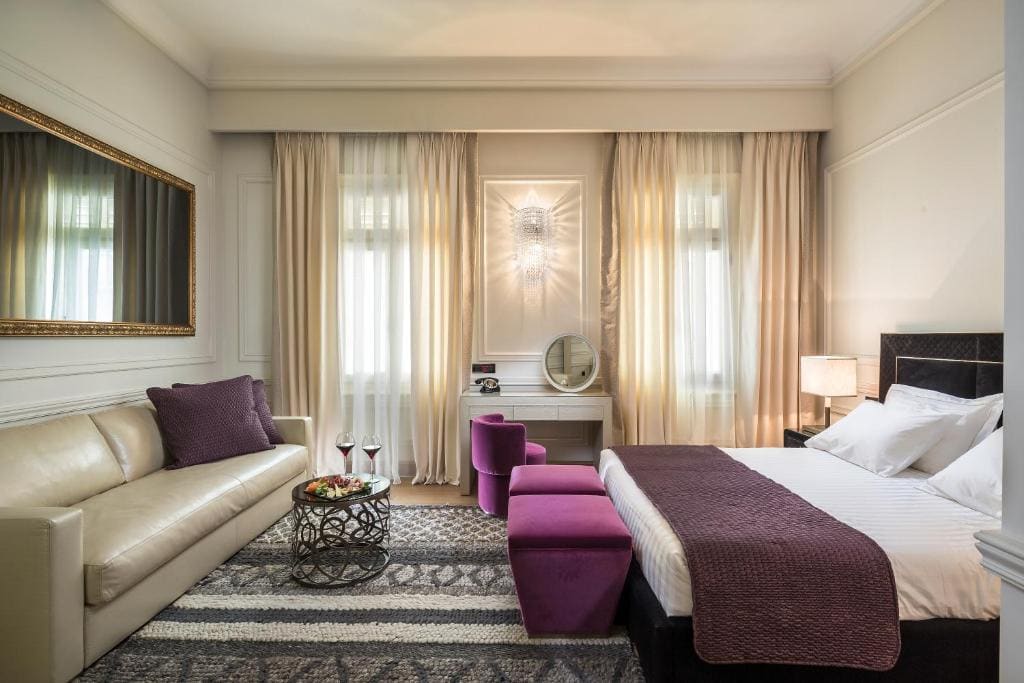 Deluxe Junior Suite room - Image 1