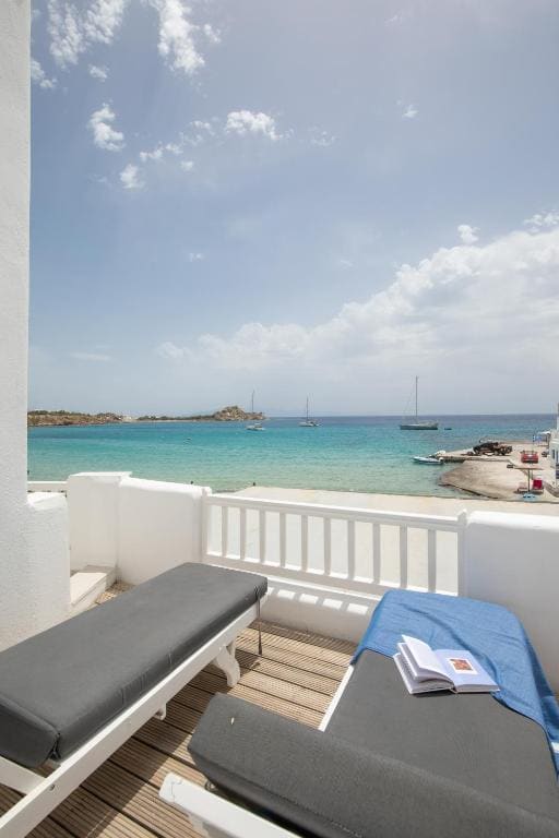 Deluxe Quadruple Room with Sea View room - Image 2