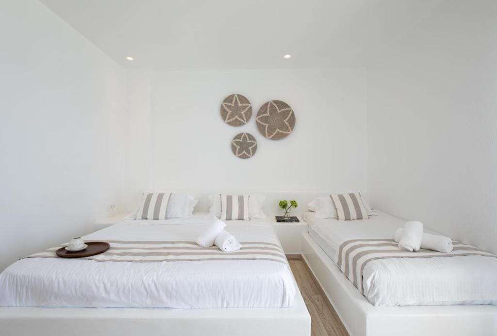 Deluxe Triple Room with Sea View room - Image 3