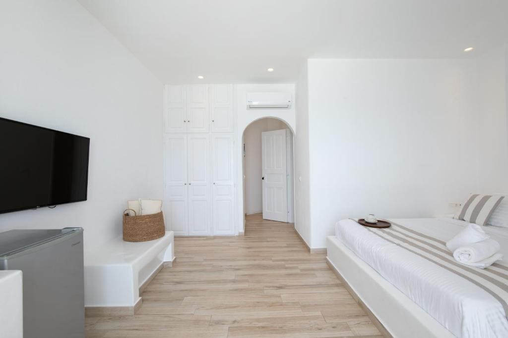Deluxe Triple Room with Sea View room - Image 2