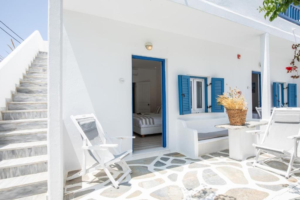 Double Room with Garden View room - Image 3