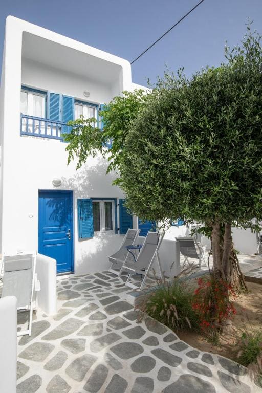 Double Room with Garden View room - Image 2